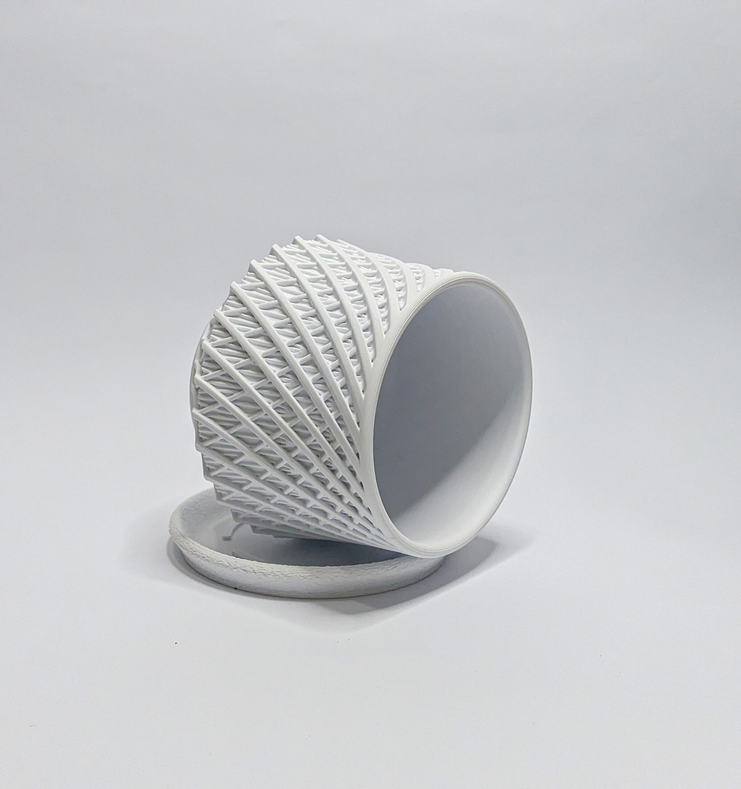 Macetero de escritorio geométrico impreso en 3D – Diseño moderno con base incluida