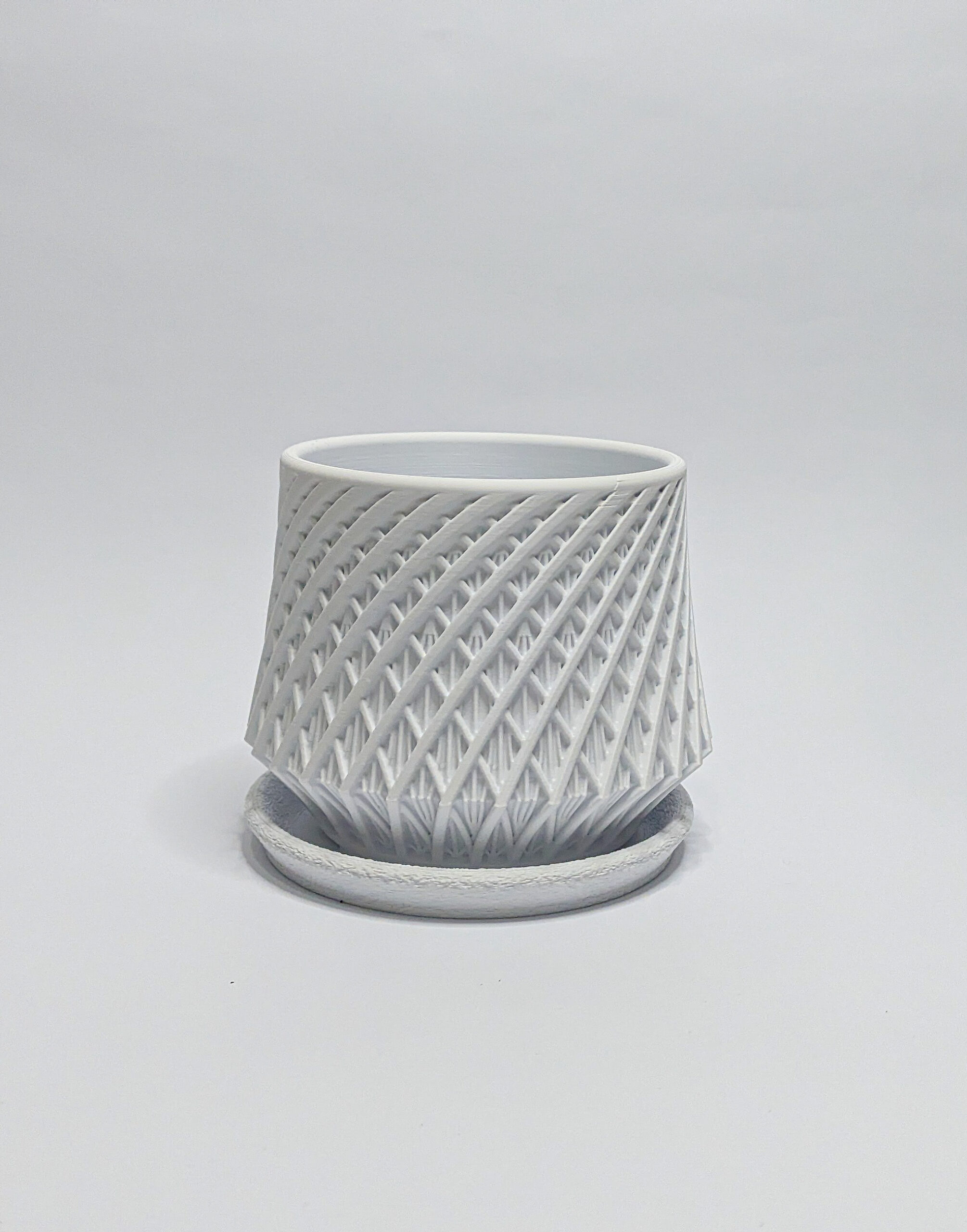 Macetero de escritorio geométrico impreso en 3D – Diseño moderno con base incluida